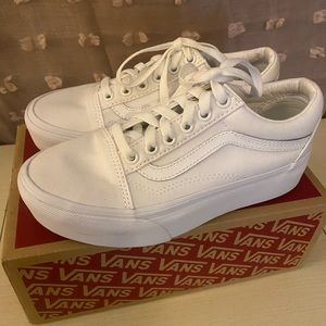 *NWT* Vans ‘Old Skool’ Platform